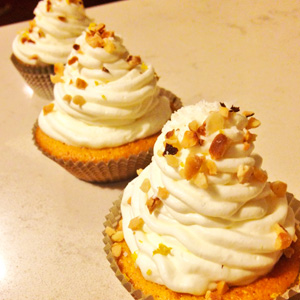 Mini cakes alla carota e spuma di latte